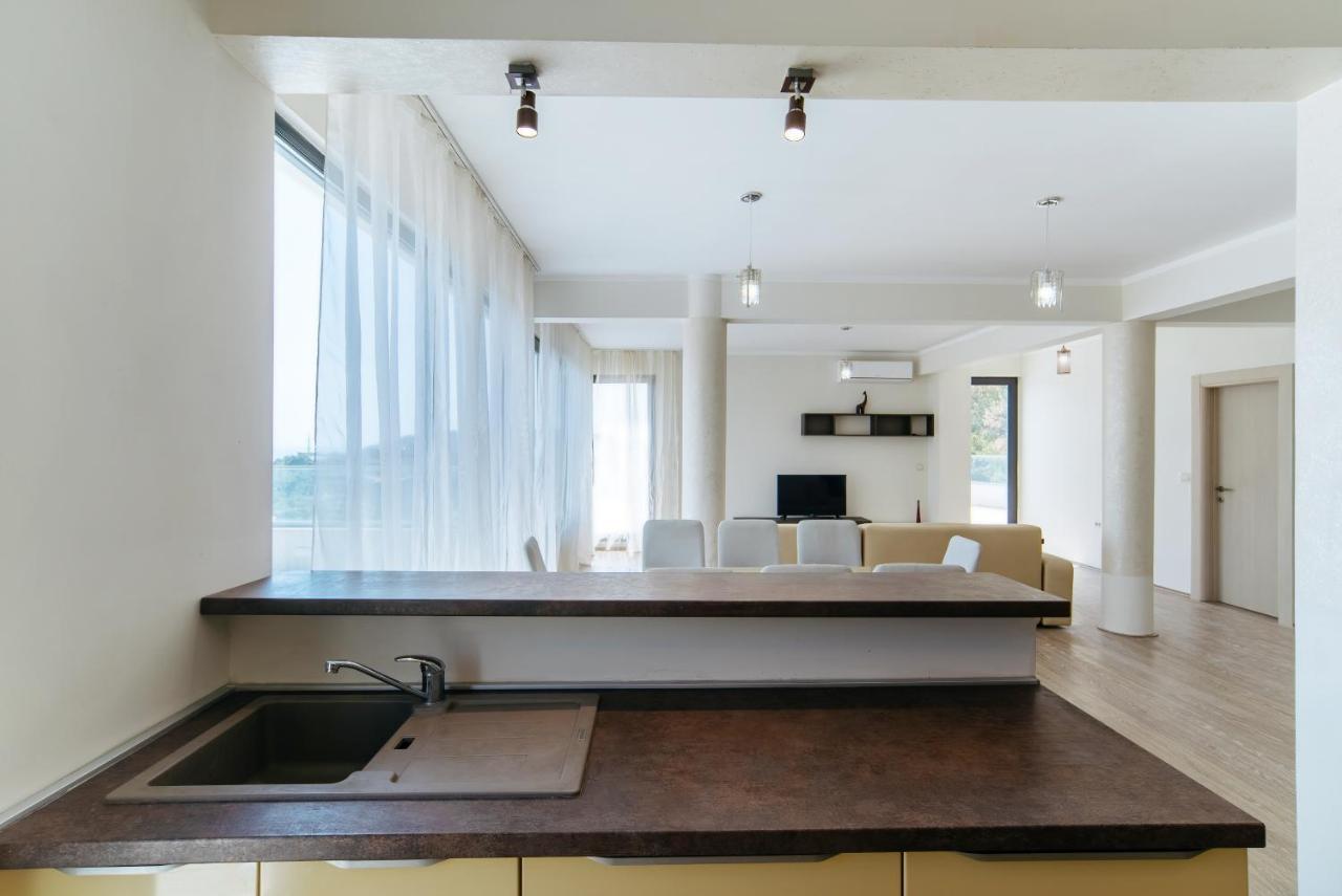 Gate Apartment Budva