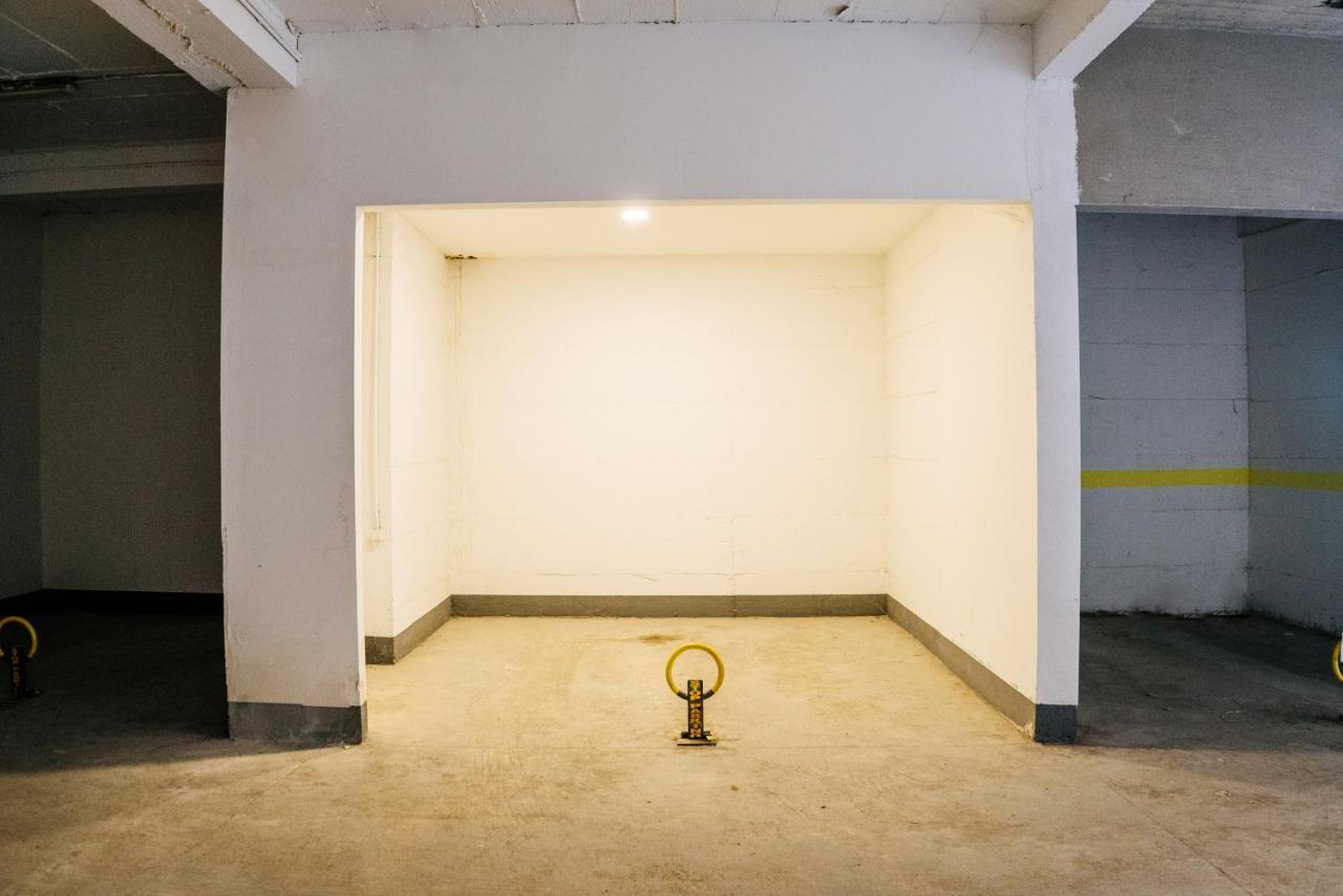Gate Apartment *