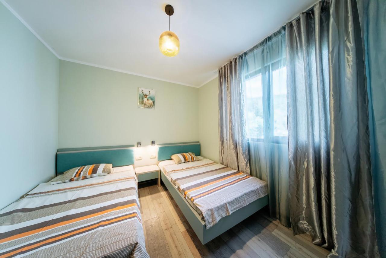 Gate Apartment *